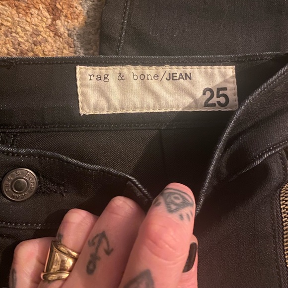 Rag and bone Jeans. Women’s size 25. High rise with side zip. - Picture 5 of 9